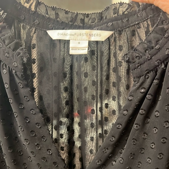 Diane Von Furstenberg Size 8 Black Blouse - Picture 1 of 2